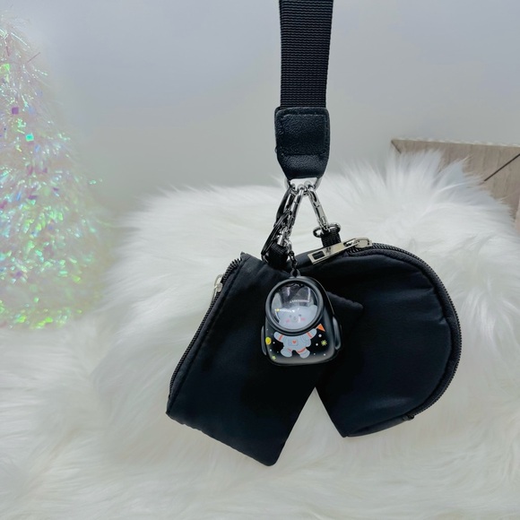 Dual Power pouches w/ Bear Astronaut Light up Keychain - Picture 1 of 8